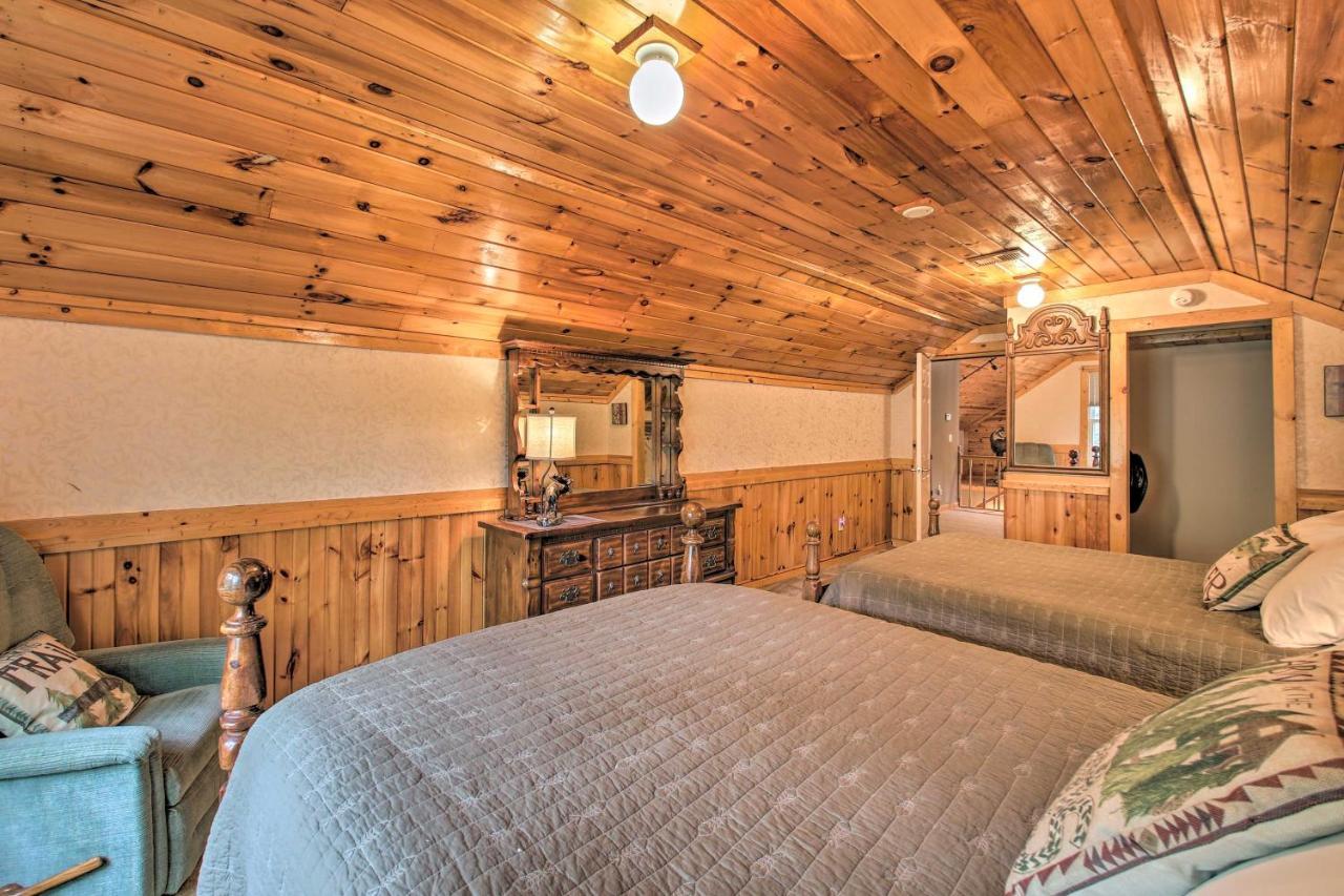 Lakeside Hot Springs Retreat With Kayaks And Boat Dock Hot Springs Village Екстериор снимка