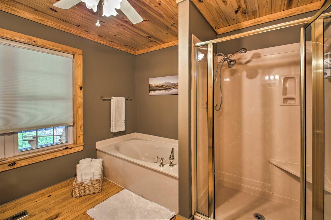 Lakeside Hot Springs Retreat With Kayaks And Boat Dock Hot Springs Village Екстериор снимка
